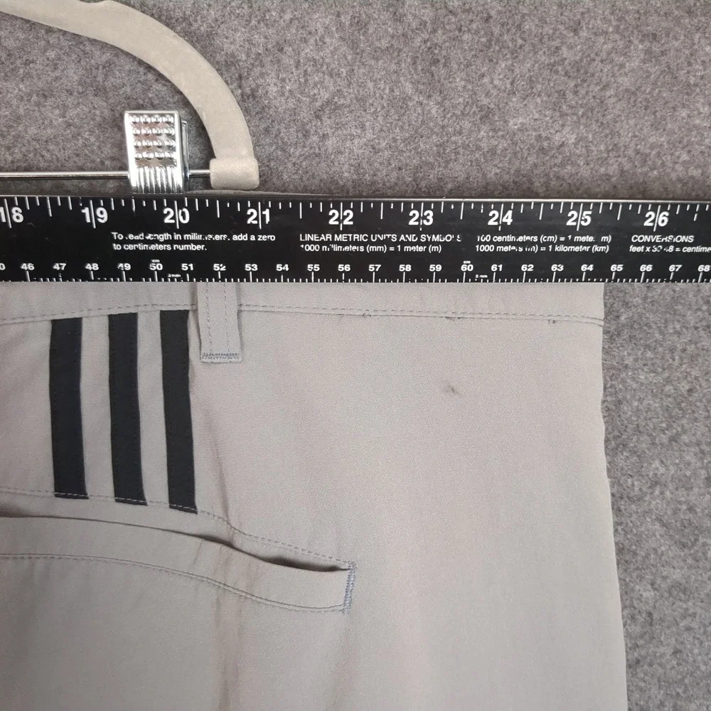 Adidas Mens Golf Shorts‎ Gray Gold Logo 3-Stripe Flat Front Size 52